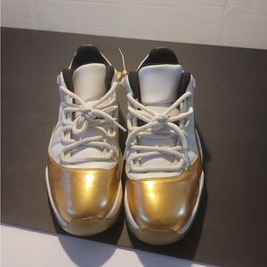 Jordan Retro men's low Closing Ceremony 11.5 03/09/16-05/31/16 Metallic Gold